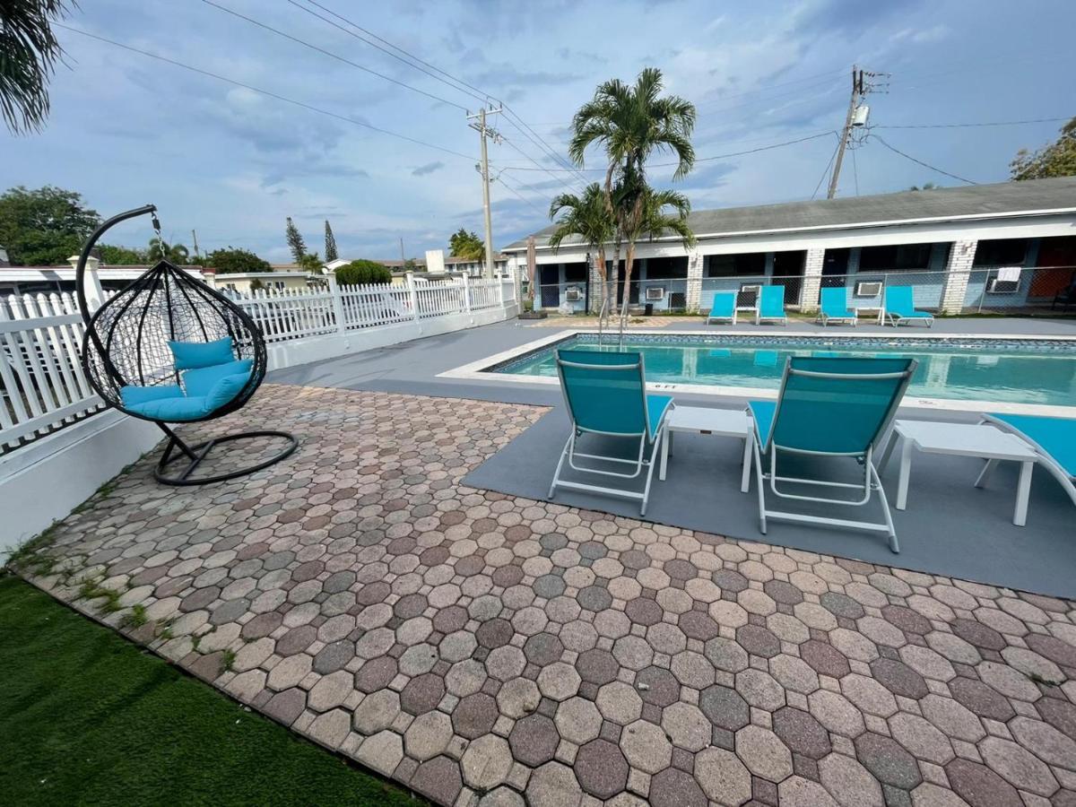 Hollywood Gardens Inn & Suites Εξωτερικό φωτογραφία