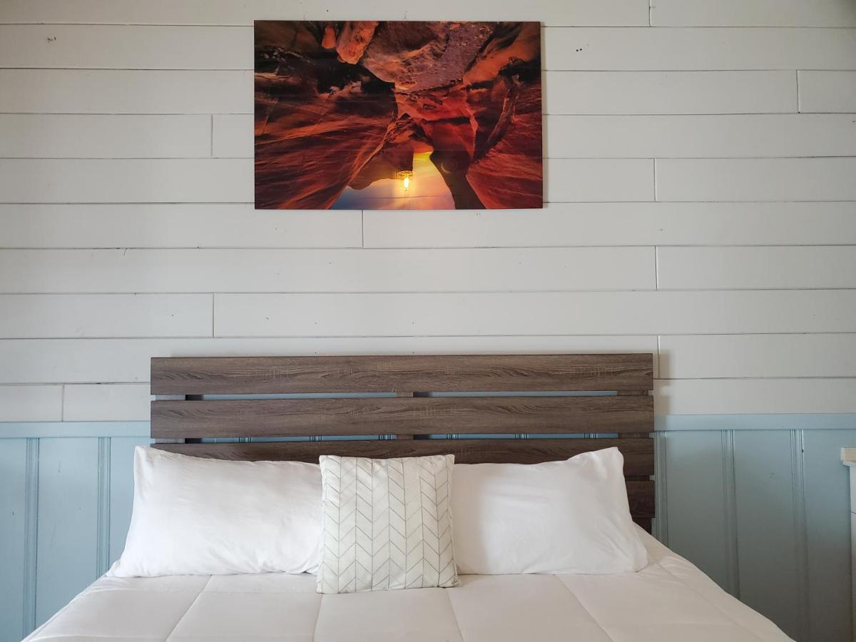 Hollywood Gardens Inn & Suites Εξωτερικό φωτογραφία