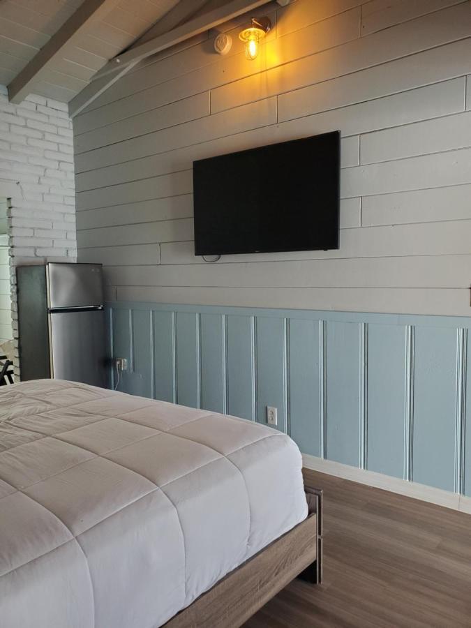Hollywood Gardens Inn & Suites Εξωτερικό φωτογραφία