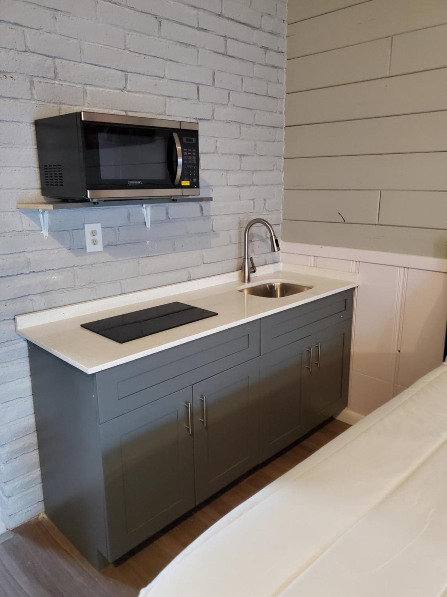 Hollywood Gardens Inn & Suites Εξωτερικό φωτογραφία